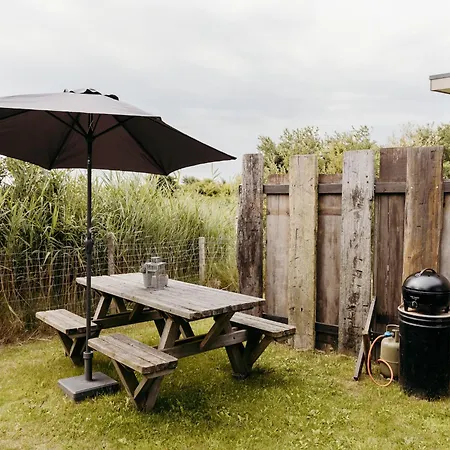 Σπίτι διακοπών Tiny For 2 With Picnic Table